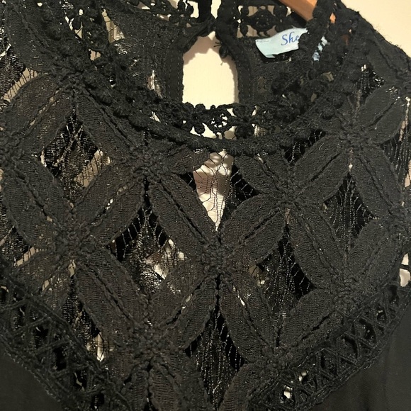 She + Sky Black Shift Dress - Picture 3 of 4